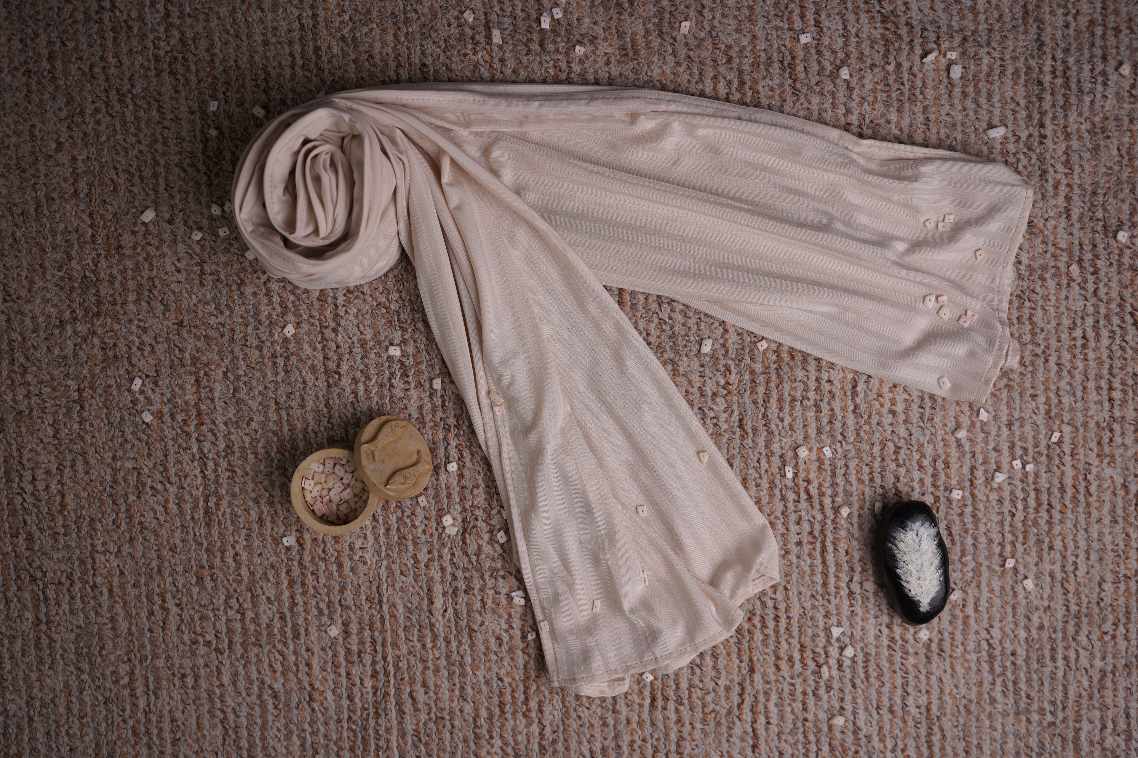 Premium Ribbed Jersey Hijab for Winter – Soft, Stretchy & Non-Slip Scarf