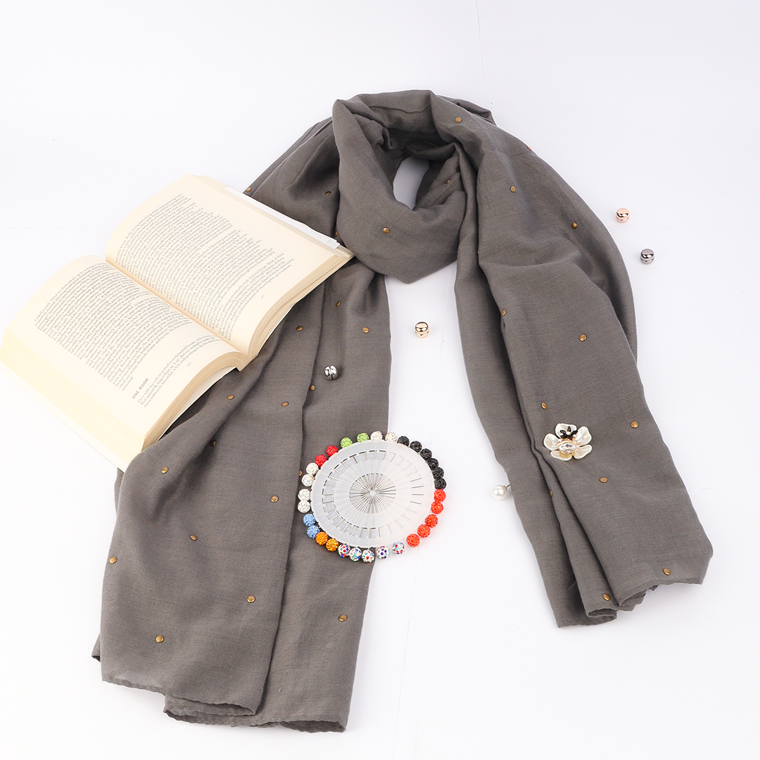 Studded Lawn Gray Scarf