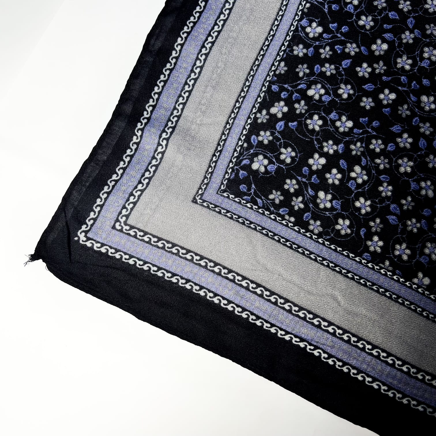 Twilight Garden – Monochrome Edition